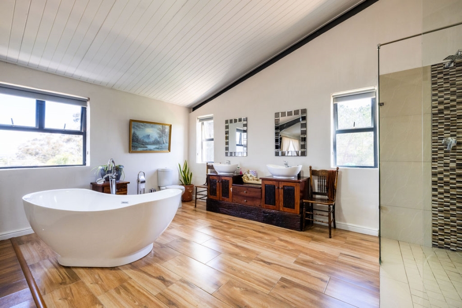 6 Bedroom Property for Sale in Stellenbosch Farms Western Cape